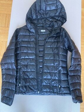 Aritzia Parklife Black Hooded Packable Puffer Jacket